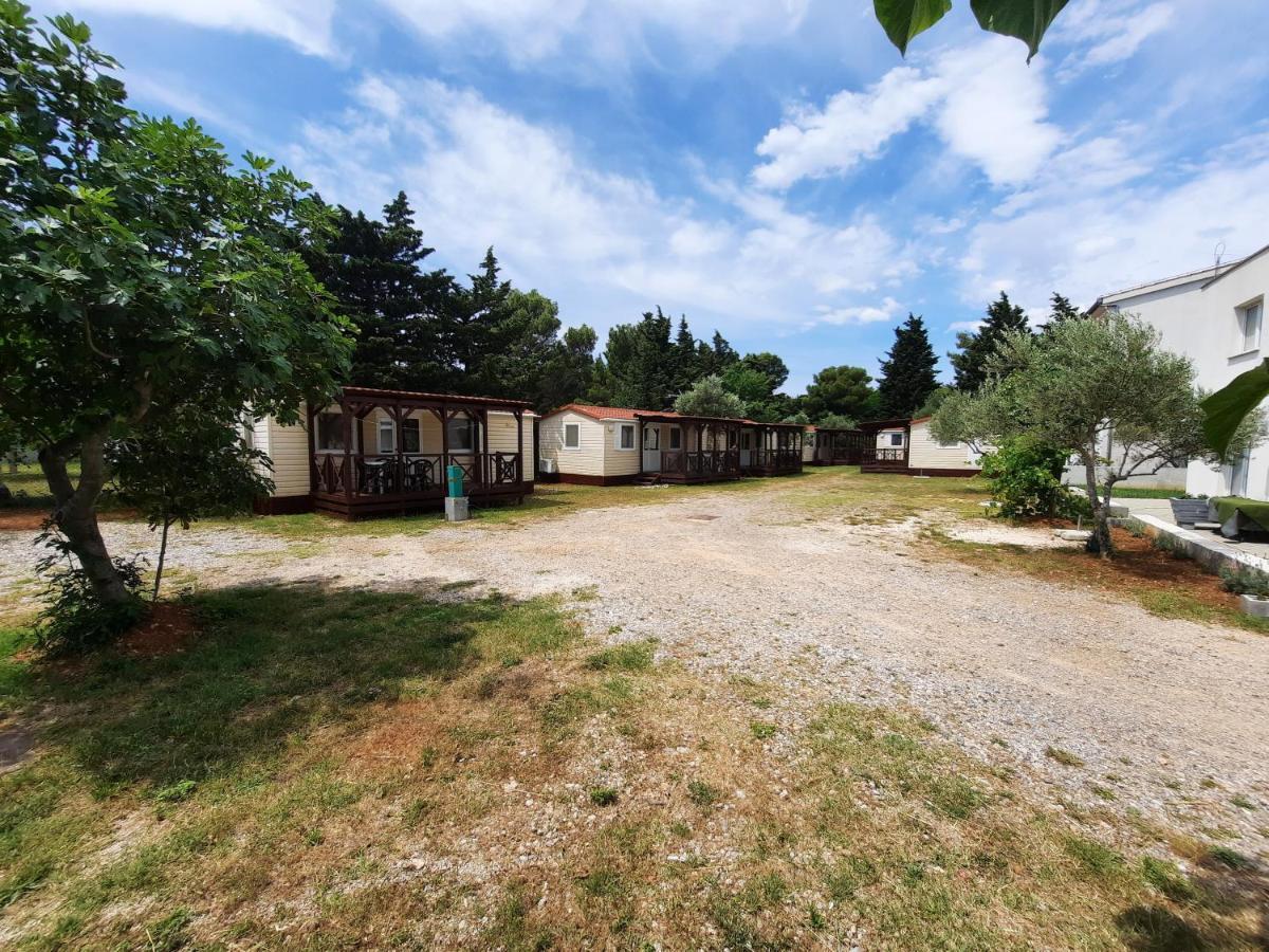Kamp Rujno Hotell Starigrad Paklenica Eksteriør bilde